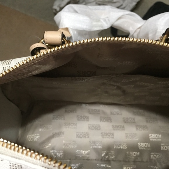 Michael Kors Handbag - Picture 4 of 4